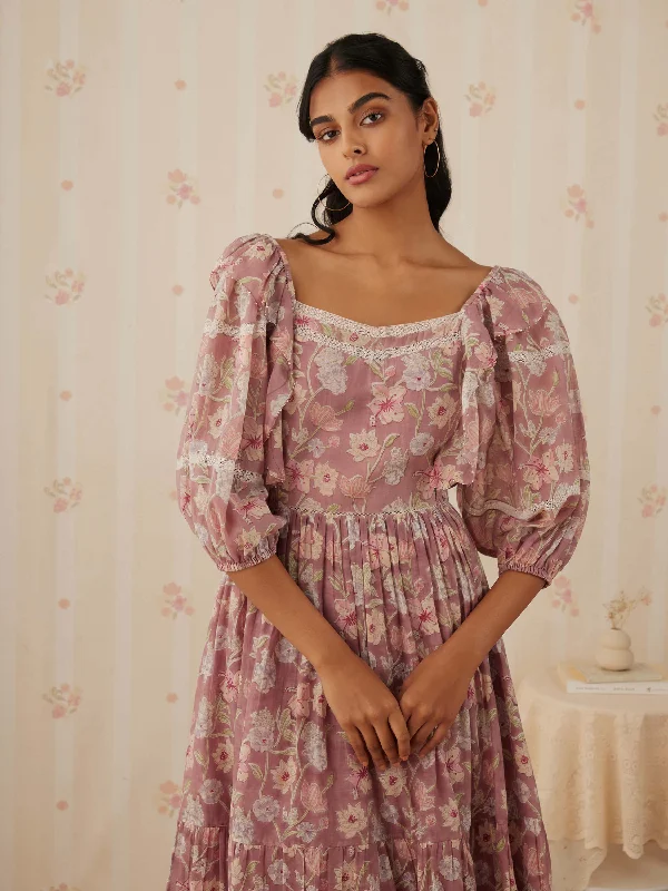 Midi dresses with animal prints for a bold and confident appearance Wineberry Midi Dress Midi dresses with animal prints for a bold and confident appearance Wineberry Midi Dress