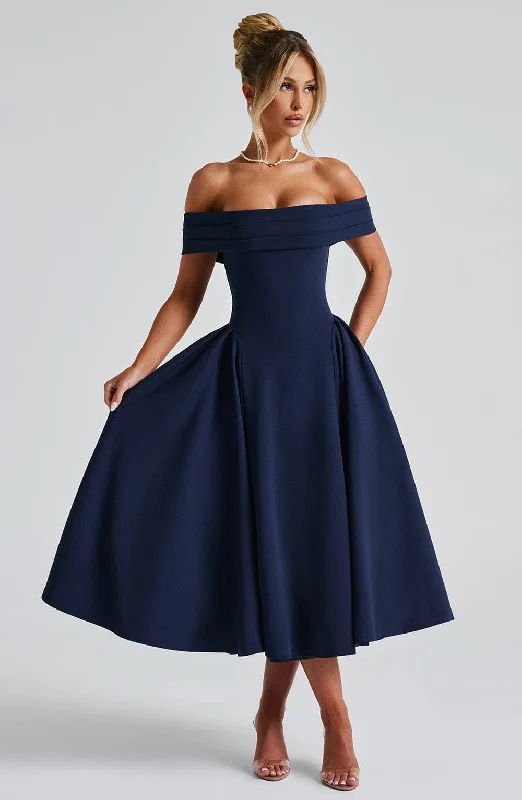 Midi dresses with V - necklines for a flattering and elongating effect Miranda Midi Dress - Navy Midi dresses with V - necklines for a flattering and elongating effect Miranda Midi Dress - Navy