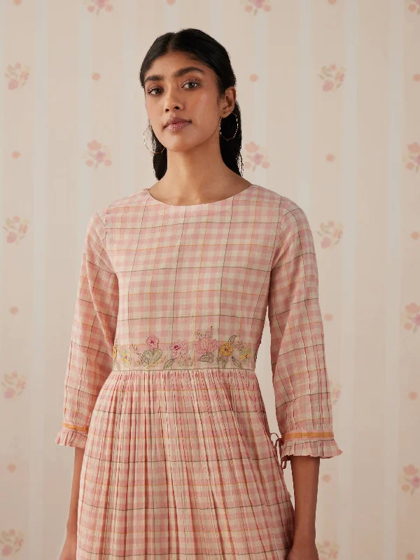 Midi dresses with ruffled bodices for a more pronounced feminine look Bloom with Kindness Midi Dress Midi dresses with ruffled bodices for a more pronounced feminine look Bloom with Kindness Midi Dress