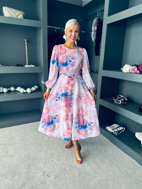 Midi dresses with ruffled bodices for a more pronounced feminine look Aideen Round Neck Midi Dress Blush Midi dresses with ruffled bodices for a more pronounced feminine look Aideen Round Neck Midi Dress Blush