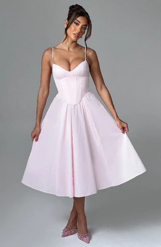 Midi dresses with keyhole backs for a flirty and unexpected detail Mariella Midi Dress - Blush Midi dresses with keyhole backs for a flirty and unexpected detail Mariella Midi Dress - Blush
