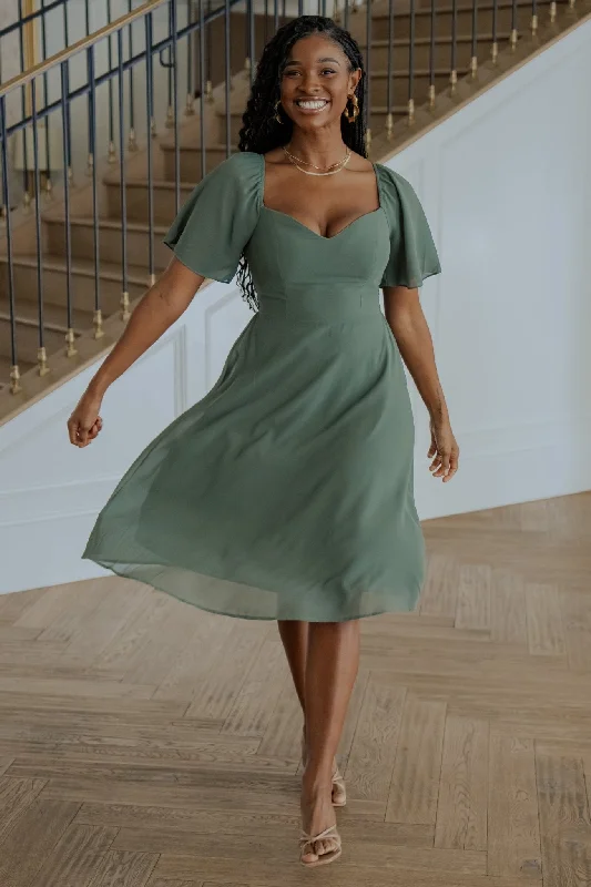 Midi dresses with V - necklines for a flattering and elongating effect Colette Sweetheart Midi Dress | Dark Sage Midi dresses with V - necklines for a flattering and elongating effect Colette Sweetheart Midi Dress | Dark Sage