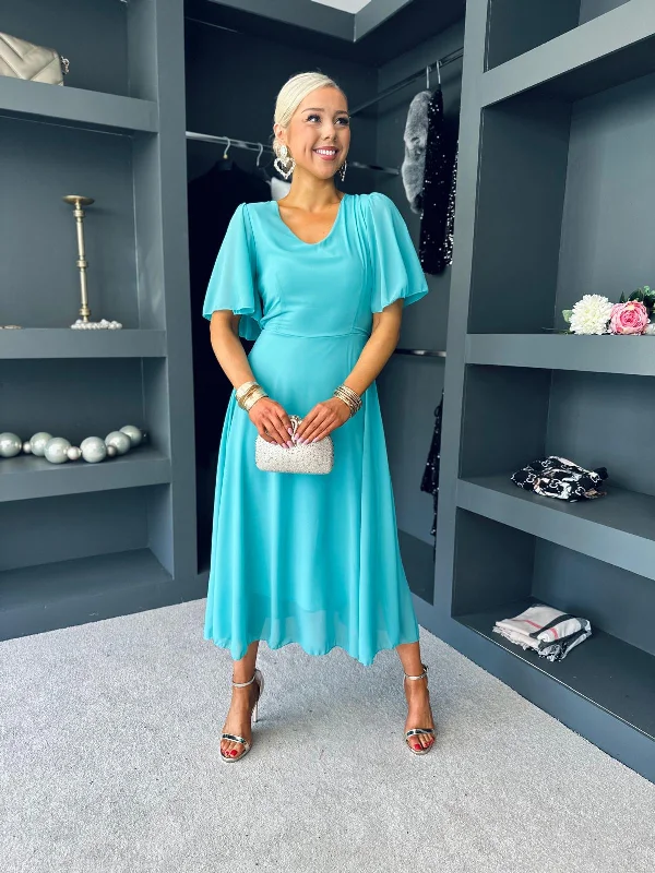 Midi dresses with denim fabric for a casual yet stylish day out Clodagh V Neck Midi Dress Aqua Midi dresses with denim fabric for a casual yet stylish day out Clodagh V Neck Midi Dress Aqua