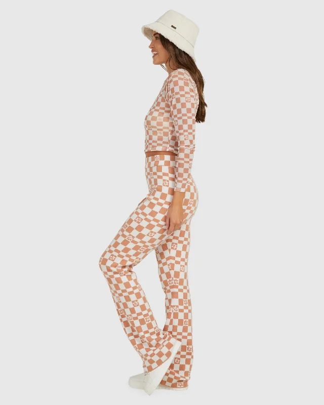 Capri Length Women's Printed Yoga Pants for Workout SessionsCALI DREAMER PANT