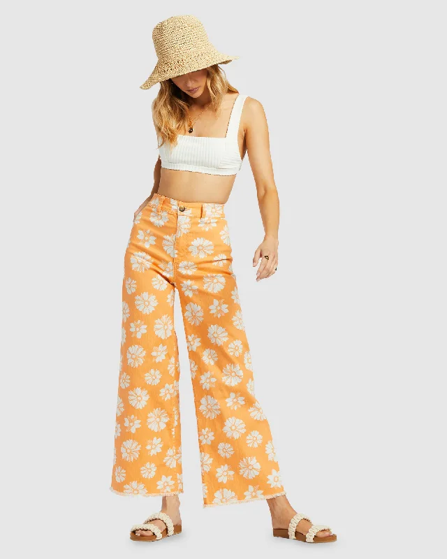 Plus Size Women's Metallic - Finish Joggers for a Stylish LoungeFREE FALL PRINT