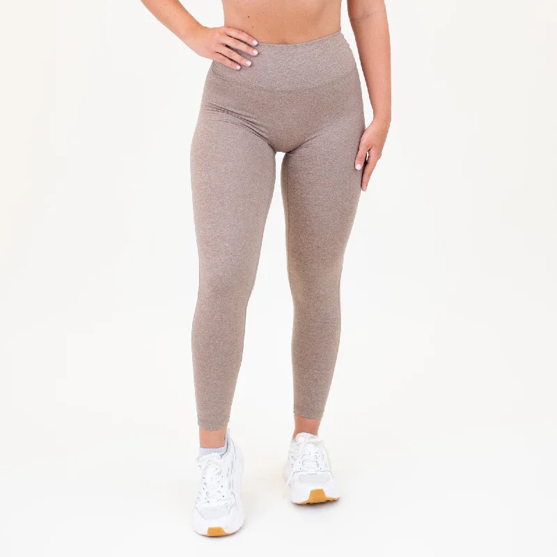 Women's Metallic Tight Trousers in Gold for a Glamorous Party EnsembleCharge Legging 25"- No Front Seam - Higher Rise Women's Metallic Tight Trousers in Gold for a Glamorous Party EnsembleCharge Legging 25"- No Front Seam - Higher Rise