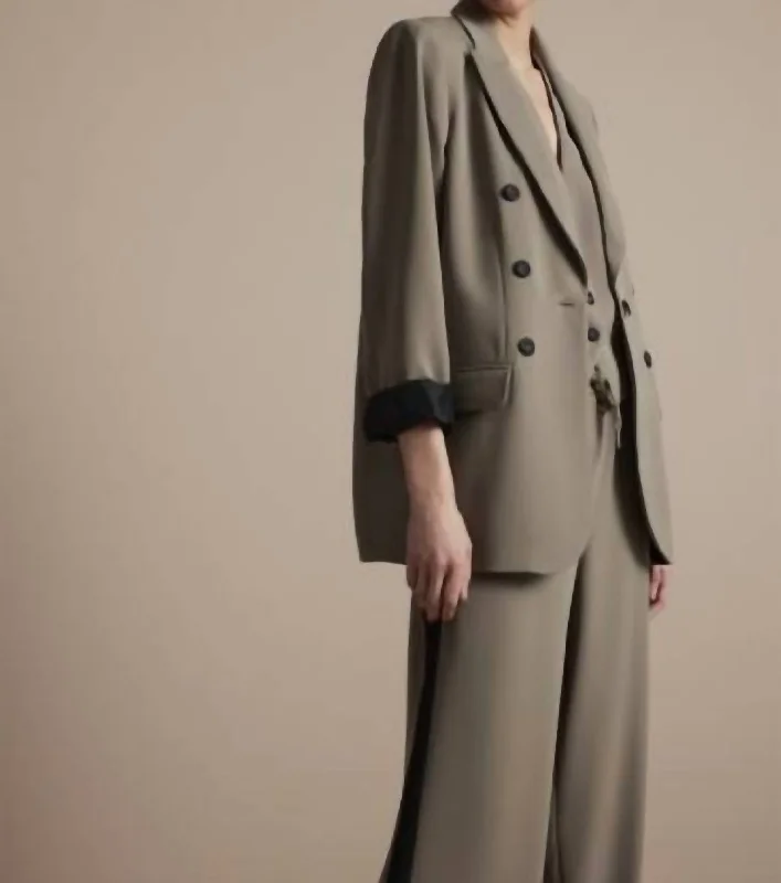 Women's Slim - Fit Blazers in Charcoal Gray for a Professional AppearanceBlazer Fluid In Clay Women's Slim - Fit Blazers in Charcoal Gray for a Professional AppearanceBlazer Fluid In Clay