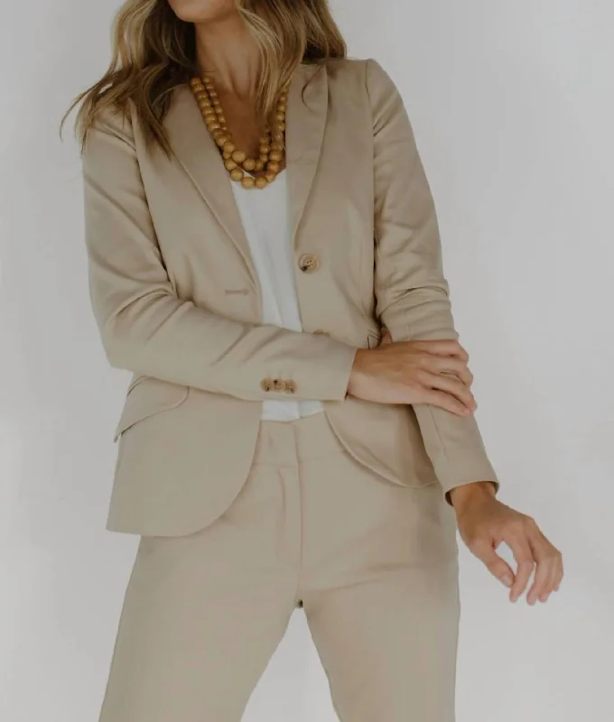 Women's Tailored Stretch Blazers in Navy Blue for Business MeetingsLined Straight Cut Blazer In Alpaca Women's Tailored Stretch Blazers in Navy Blue for Business MeetingsLined Straight Cut Blazer In Alpaca