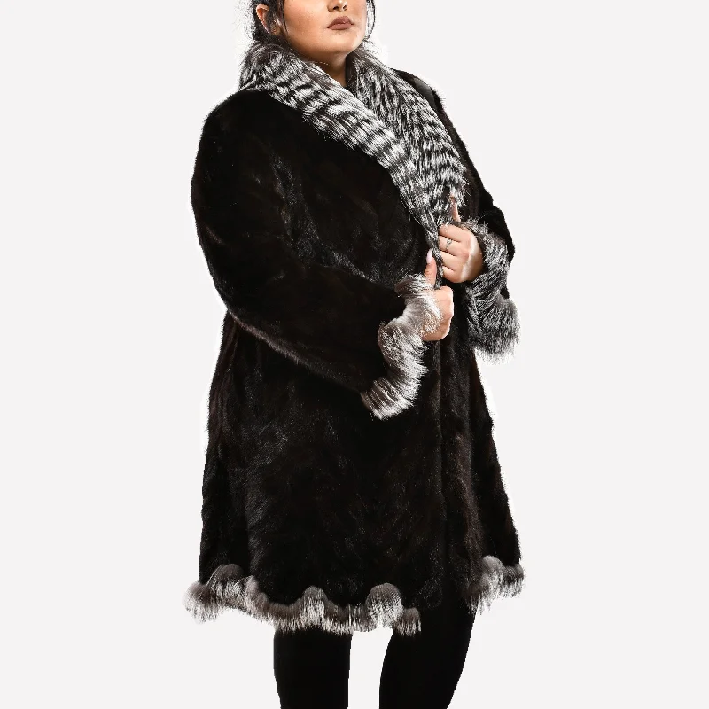 Quilted down women's coats with removable hoods for outdoor activitiesBlack Mink Scalloped with Silver Fox Collar Quilted down women's coats with removable hoods for outdoor activitiesBlack Mink Scalloped with Silver Fox Collar