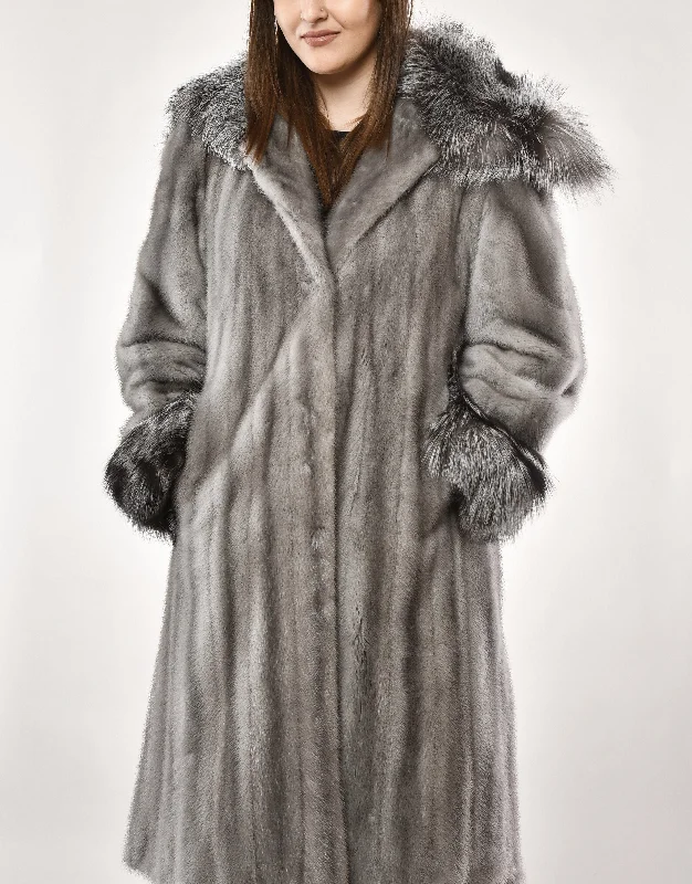 Oversized women's wool coats in a monochromatic look for a trendy outfitMink Blue Iris Coat Oversized women's wool coats in a monochromatic look for a trendy outfitMink Blue Iris Coat