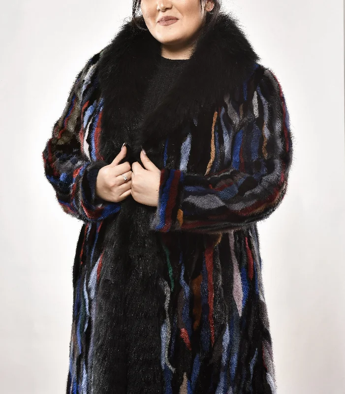 Oversized women's wool coats in a monochromatic look for a trendy outfitMulti Tones Mink with Fox Trim Oversized women's wool coats in a monochromatic look for a trendy outfitMulti Tones Mink with Fox Trim