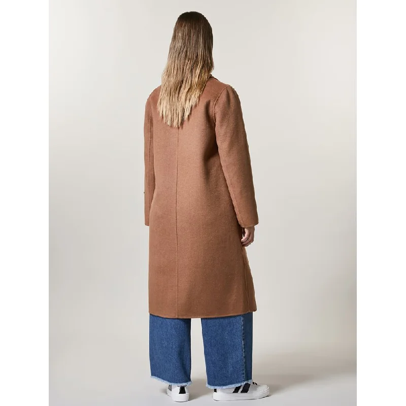 Water - resistant women's trench coats with adjustable cuffs for rainy daysTABARRO