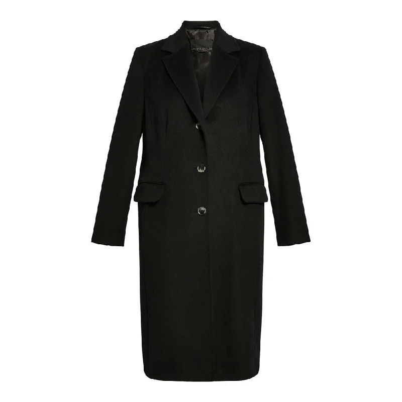 Oversized women's wool coats in a monochromatic look for a trendy outfitTABOR