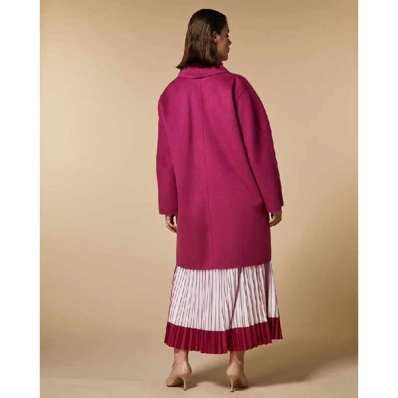 Mid - length women's down coats in a slim fit for a modern and sleek appearanceTEOREMA Mid - length women's down coats in a slim fit for a modern and sleek appearanceTEOREMA