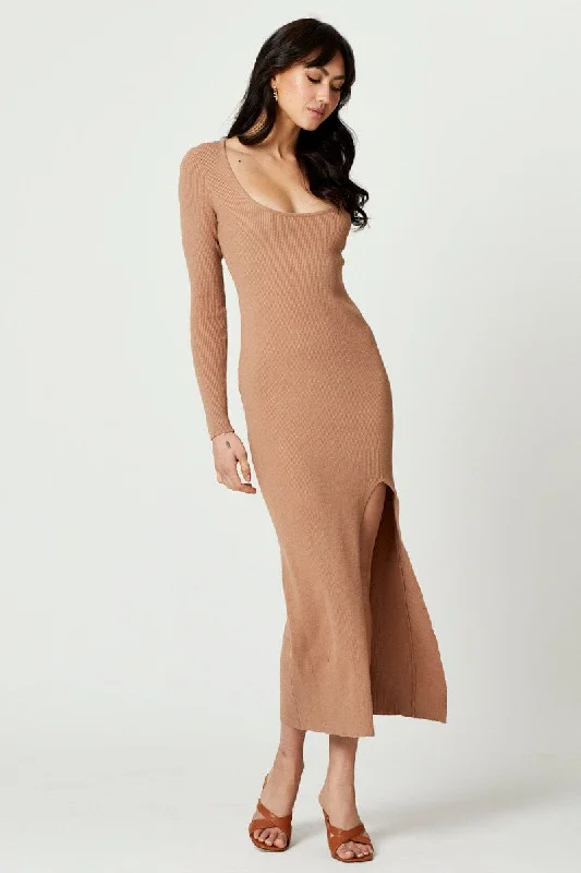 A - Line Women's Merino Wool Sweater Dresses in Classic StylesBeige High Split Knit Maxi Dress A - Line Women's Merino Wool Sweater Dresses in Classic StylesBeige High Split Knit Maxi Dress