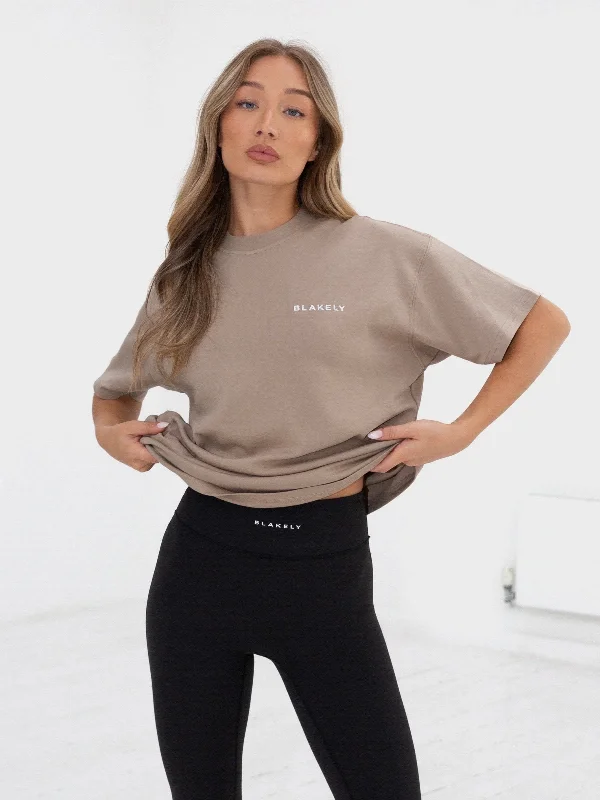 Organic Cotton Women T Shirt for Eco - Conscious WearersSeries Oversized T-Shirt - Washed Khaki Organic Cotton Women T Shirt for Eco - Conscious WearersSeries Oversized T-Shirt - Washed Khaki