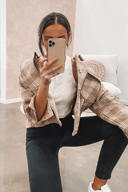 Women's quilted puffer jackets in a cropped silhouette for a modern twistBenni Jacket Brown Women's quilted puffer jackets in a cropped silhouette for a modern twistBenni Jacket Brown