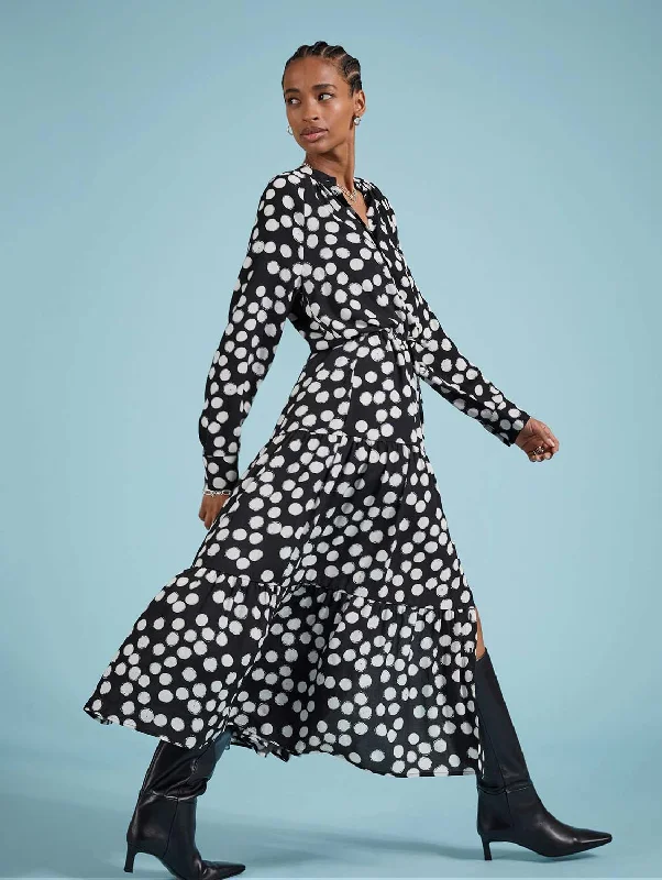 Women jumpsuits with a halter neck for a stylish and flattering choiceCornelia LENZING™ ECOVERO™ Maxi Shirt Dress | Black Painted Polka Women jumpsuits with a halter neck for a stylish and flattering choiceCornelia LENZING™ ECOVERO™ Maxi Shirt Dress | Black Painted Polka
