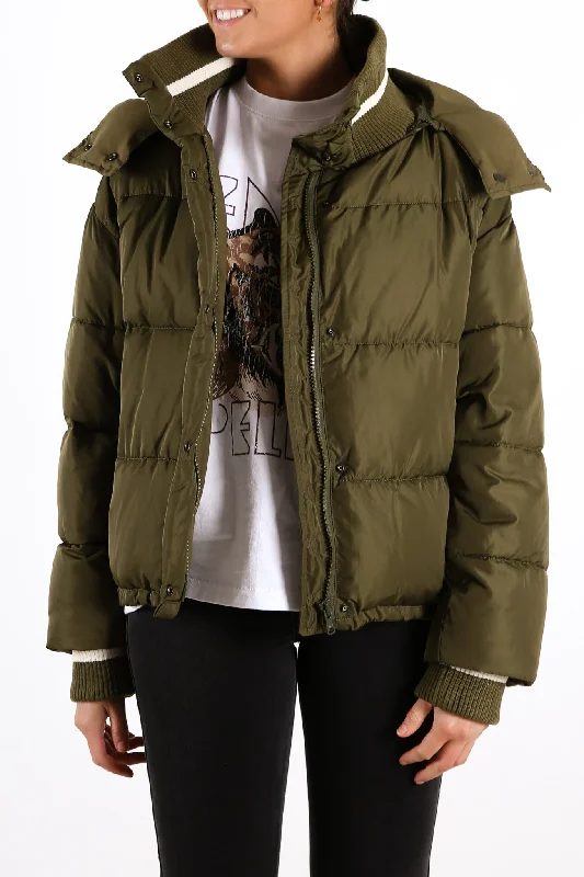 Women's quilted puffer jackets in a cropped silhouette for a modern twistCropped Puffer Jacket Light Khaki Black Women's quilted puffer jackets in a cropped silhouette for a modern twistCropped Puffer Jacket Light Khaki Black