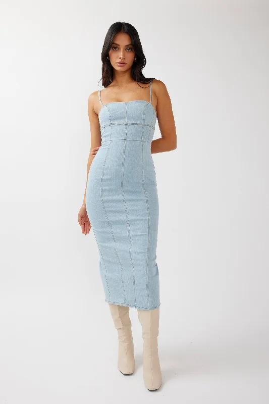 Printed Abstract Women Dress for a Modern and Artistic AppealLenni Denim Midi Dress Light Blue Printed Abstract Women Dress for a Modern and Artistic AppealLenni Denim Midi Dress Light Blue