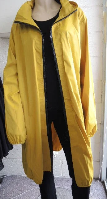 Women's cropped down jackets in bold colors for a sporty and fashionable winter outfitLS Collection Waterproof Raincoat ((Black or Mustard) Women's cropped down jackets in bold colors for a sporty and fashionable winter outfitLS Collection Waterproof Raincoat ((Black or Mustard)