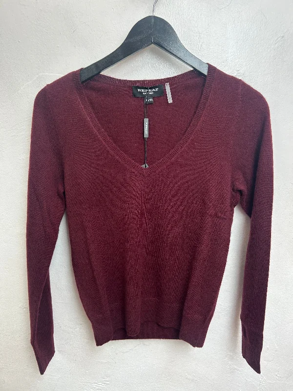 Women's long - length wool blend jackets for a warm and stylish winter lookMaroon Organic Cashmere Jumper Women's long - length wool blend jackets for a warm and stylish winter lookMaroon Organic Cashmere Jumper