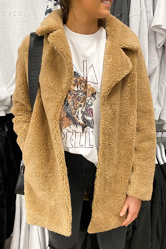 Women's cropped leather jackets with a fringe detail for a western - inspired outfitMinimalist Faux Fur Jacket Teddy Women's cropped leather jackets with a fringe detail for a western - inspired outfitMinimalist Faux Fur Jacket Teddy