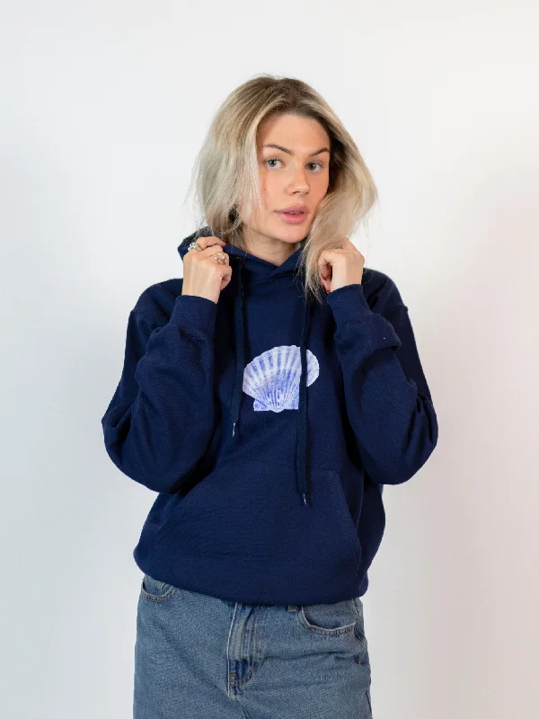 Women's cropped sweatshirt with a slogan graphic for a fun and expressive lookSHELLY (blå) HOODIE - NAVY Women's cropped sweatshirt with a slogan graphic for a fun and expressive lookSHELLY (blå) HOODIE - NAVY