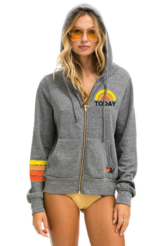 Women's hoodie with a kangaroo pocket and a pom - pom drawstring for added charmTODAY SHOW ZIP HOODIE - HEATHER Women's hoodie with a kangaroo pocket and a pom - pom drawstring for added charmTODAY SHOW ZIP HOODIE - HEATHER