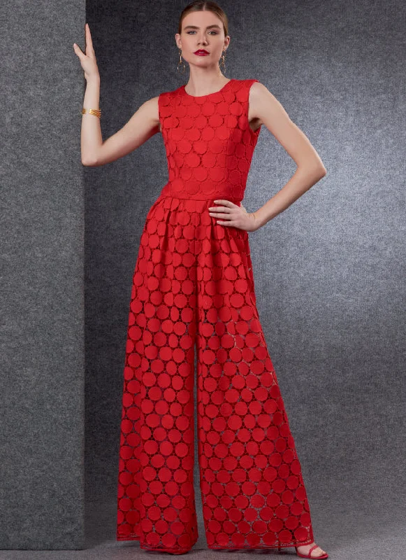 Women jumpsuits with spaghetti - strap tops for a delicate and breezy lookVogue Jumpsuit V1806 Women jumpsuits with spaghetti - strap tops for a delicate and breezy lookVogue Jumpsuit V1806