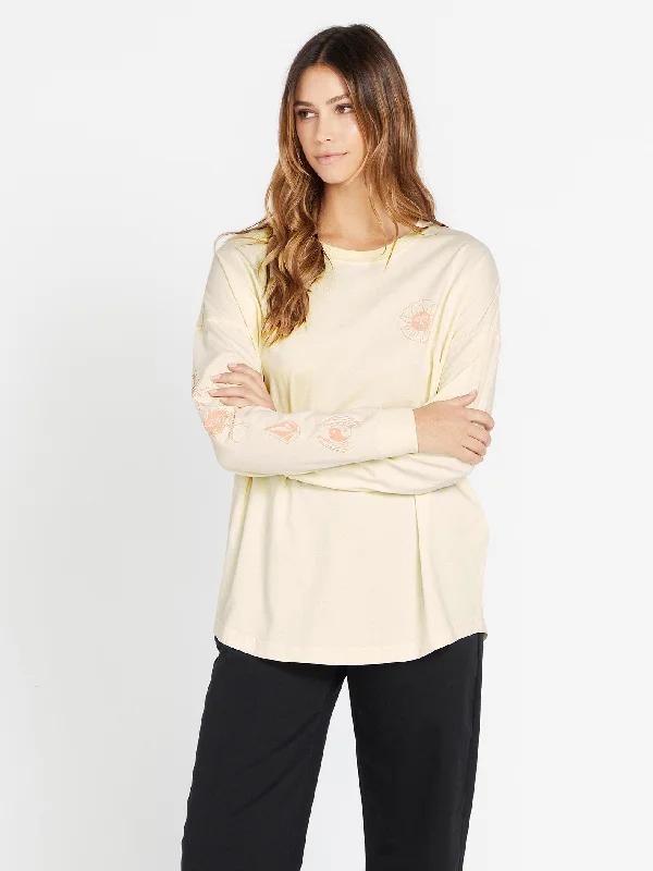 Women's cropped satin jackets in pastel shades for a glamorous evening outWerkin Doubles Long Sleeve Shirt - Cloud Women's cropped satin jackets in pastel shades for a glamorous evening outWerkin Doubles Long Sleeve Shirt - Cloud