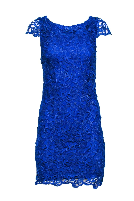 Maxi Women Dress with Floral Print for a Bohemian Vibe Maxi Women Dress with Floral Print for a Bohemian Vibe Alice & Olivia - Royal Blue Lace Key Hole Back Cap Sleeve Dress Sz 4 Maxi Women Dress with Floral Print for a Bohemian Vibe Maxi Women Dress with Floral Print for a Bohemian Vibe Alice & Olivia - Royal Blue Lace Key Hole Back Cap Sleeve Dress Sz 4