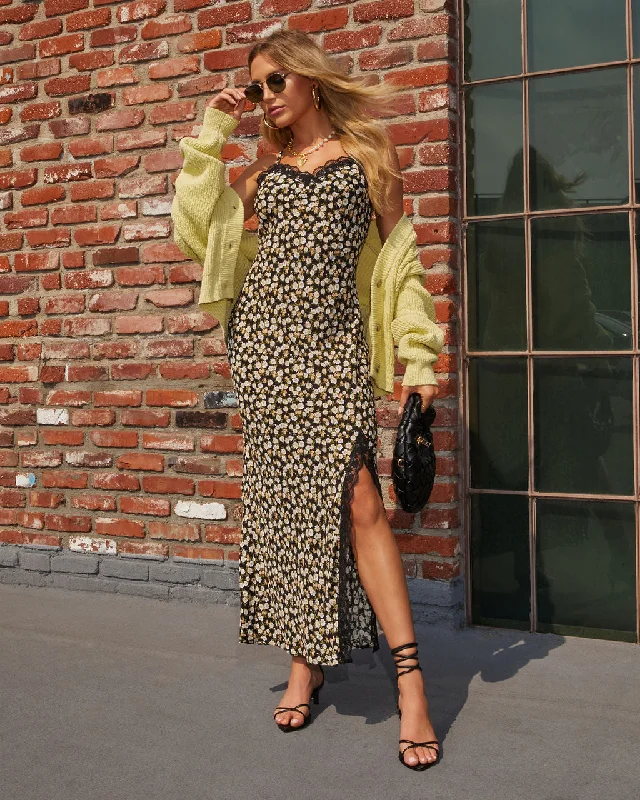 Midi dresses with geometric cutouts for a contemporary and edgy lookGive Flowers Floral Print Midi Dress Midi dresses with geometric cutouts for a contemporary and edgy lookGive Flowers Floral Print Midi Dress