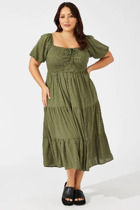Midi dresses with side slits for a sexy and elegant appearanceGreen Midi Dress Short Sleeve Shirred Midi dresses with side slits for a sexy and elegant appearanceGreen Midi Dress Short Sleeve Shirred