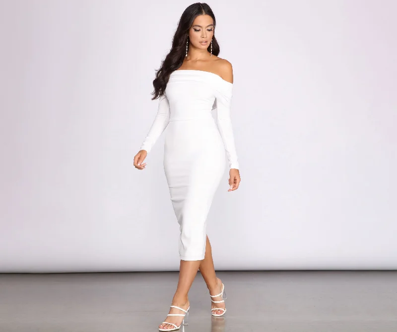 Midi dresses with printed lining for a hidden and stylish detailPetra Crepe Off Shoulder Midi Dress Midi dresses with printed lining for a hidden and stylish detailPetra Crepe Off Shoulder Midi Dress