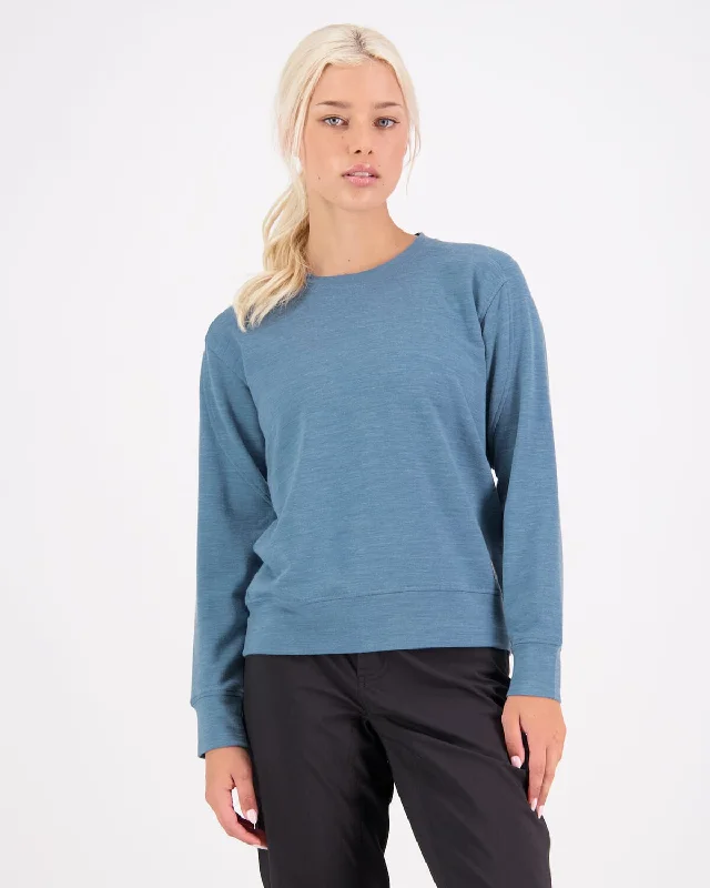 Women's long - sleeve cropped sweatshirt with ribbed cuffs for a snug fitCovert Lite Merino Crew - Smokey Blue