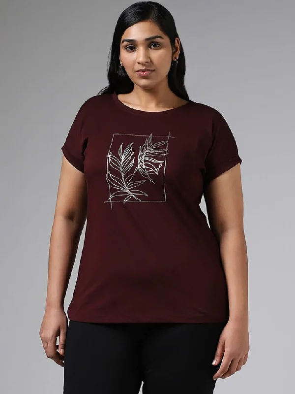 Women's lace - trimmed evening pants Light - wash women jeans for a fresh and summery appearance Gia Wine Leaf Printed T-Shirt Women's lace - trimmed evening pants Light - wash women jeans for a fresh and summery appearance Gia Wine Leaf Printed T-Shirt