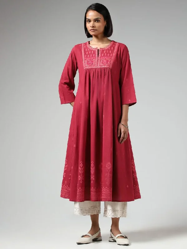 Women's velvet party pants Embellished women jeans with studs or rhinestones for a glamorous touch Utsa Magenta Mirror Embroidered Cotton Gathered Kurta Women's velvet party pants Embellished women jeans with studs or rhinestones for a glamorous touch Utsa Magenta Mirror Embroidered Cotton Gathered Kurta