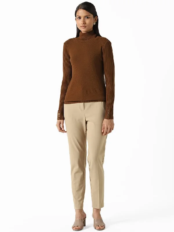 Women's fall - appropriate corduroy pants Distressed women jeans for a trendy and edgy look Wardrobe Brown Sweater Women's fall - appropriate corduroy pants Distressed women jeans for a trendy and edgy look Wardrobe Brown Sweater
