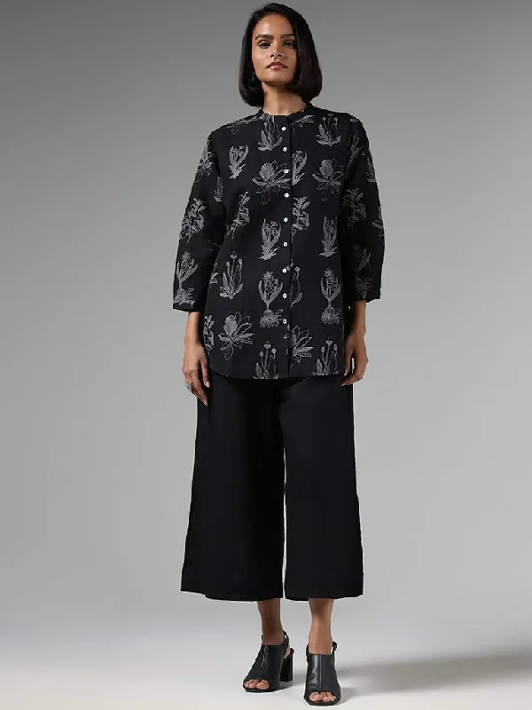 Women's printed floral pants High - waisted women jeans for a flattering silhouette Zuba Black Floral Printed Button Down Tunic Women's printed floral pants High - waisted women jeans for a flattering silhouette Zuba Black Floral Printed Button Down Tunic
