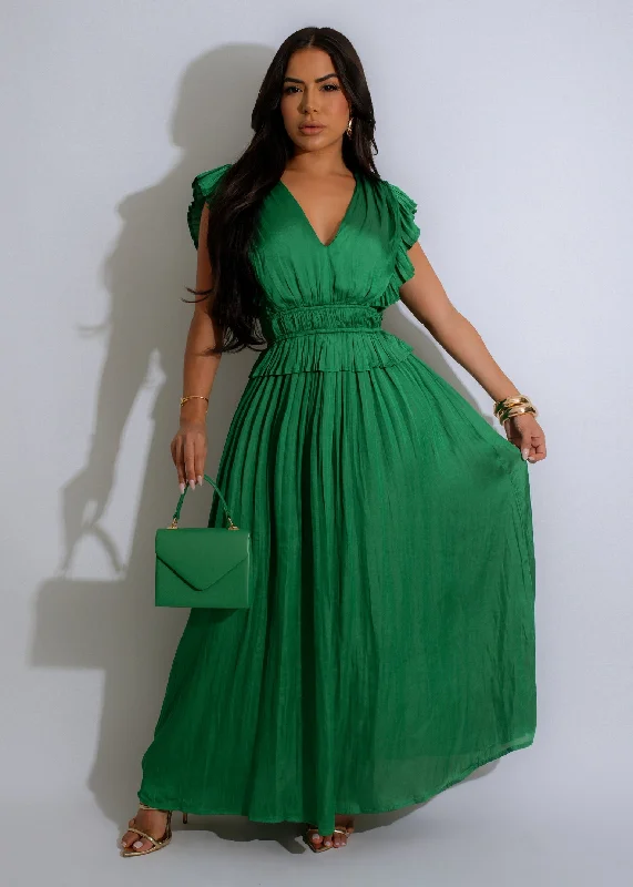Maxi dresses with a paisley print for a classic and elegant styleAmazing Cascade Maxi Dress Green Maxi dresses with a paisley print for a classic and elegant styleAmazing Cascade Maxi Dress Green