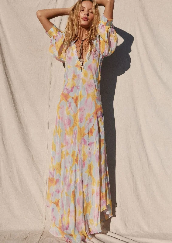 Maxi dresses with pocket details for added functionalityReflection Saloon Maxi