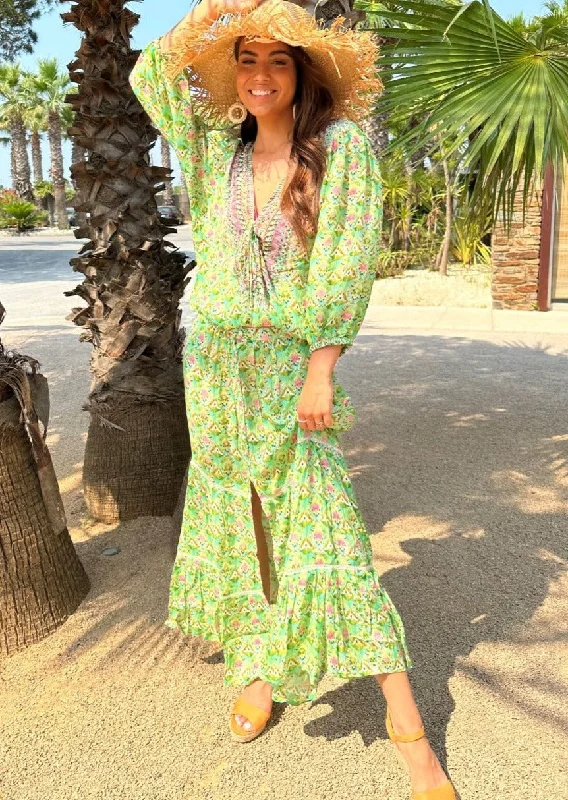 Denim maxi dresses with frayed hems for a casual lookRomee Maxi Skirt Frigiliana