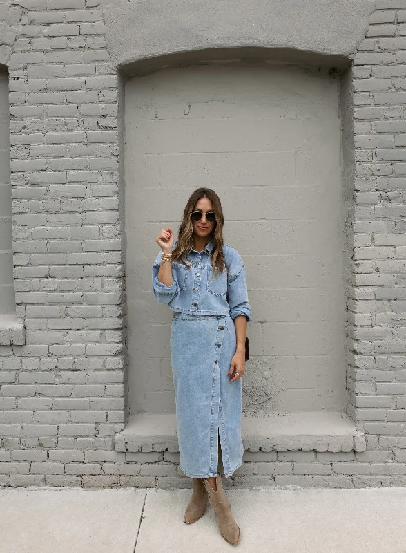 Maxi dresses with geometric prints for a contemporary aestheticWilder Denim Set