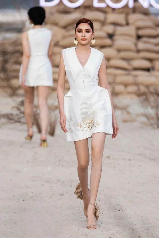 Mini dresses with spaghetti straps for a delicate lookAnna Pegged V-Neck Taffeta Mini Dress Mini dresses with spaghetti straps for a delicate lookAnna Pegged V-Neck Taffeta Mini Dress