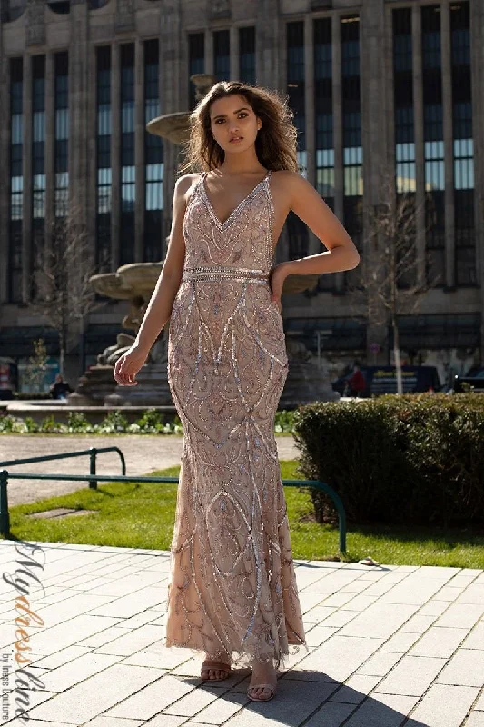Long - train formal dresses in chiffon for a dramatic prom entranceChic and Holland AN1447 Long - train formal dresses in chiffon for a dramatic prom entranceChic and Holland AN1447