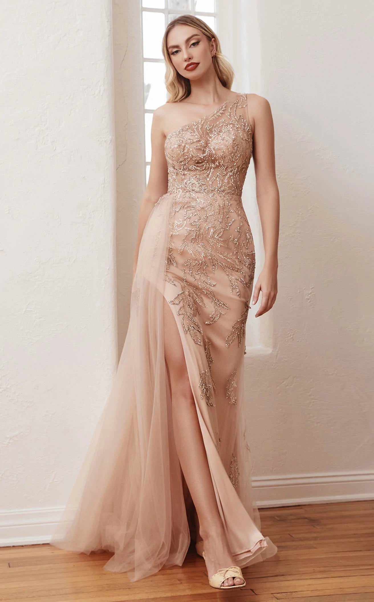 Prom dresses with side - slit skirts and beaded fringes for a glamorous appearanceLaDivine CB098 Dress Prom dresses with side - slit skirts and beaded fringes for a glamorous appearanceLaDivine CB098 Dress