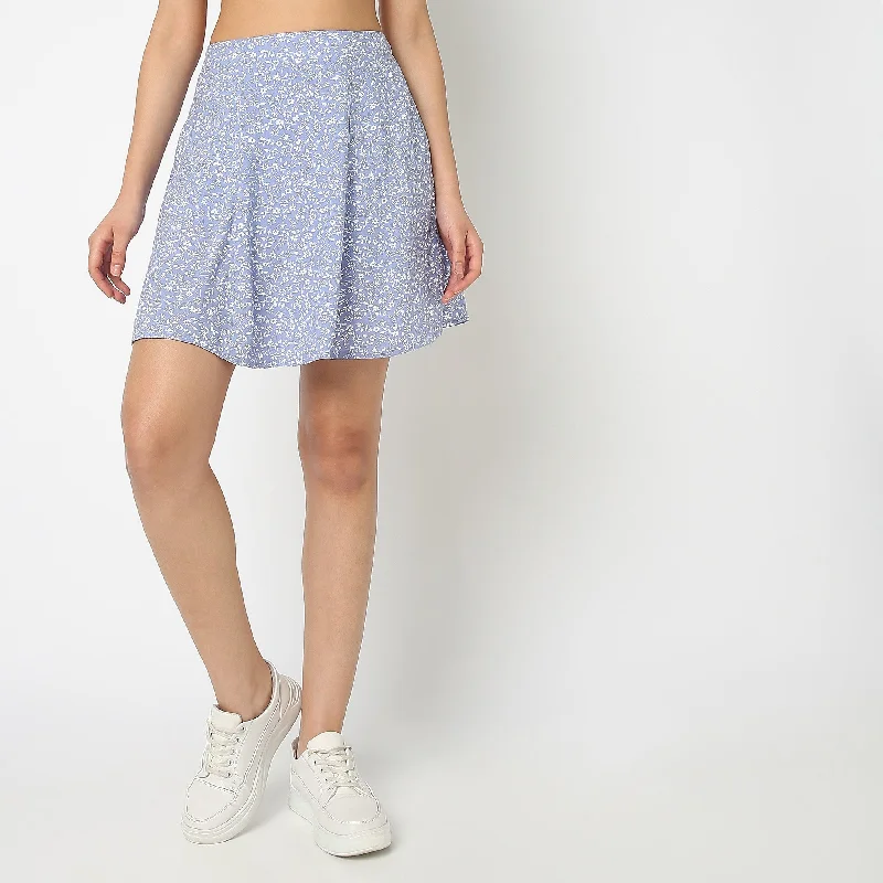 Ruffled Hem Women Shorts to Add a Feminine TouchRegular Fit Floral High Rise Skirt