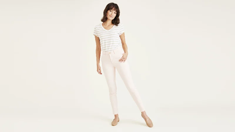 Stretchable Women Shorts for Maximum MobilityWeekend Chinos, Skinny Fit: Premium Edition Stretchable Women Shorts for Maximum MobilityWeekend Chinos, Skinny Fit: Premium Edition