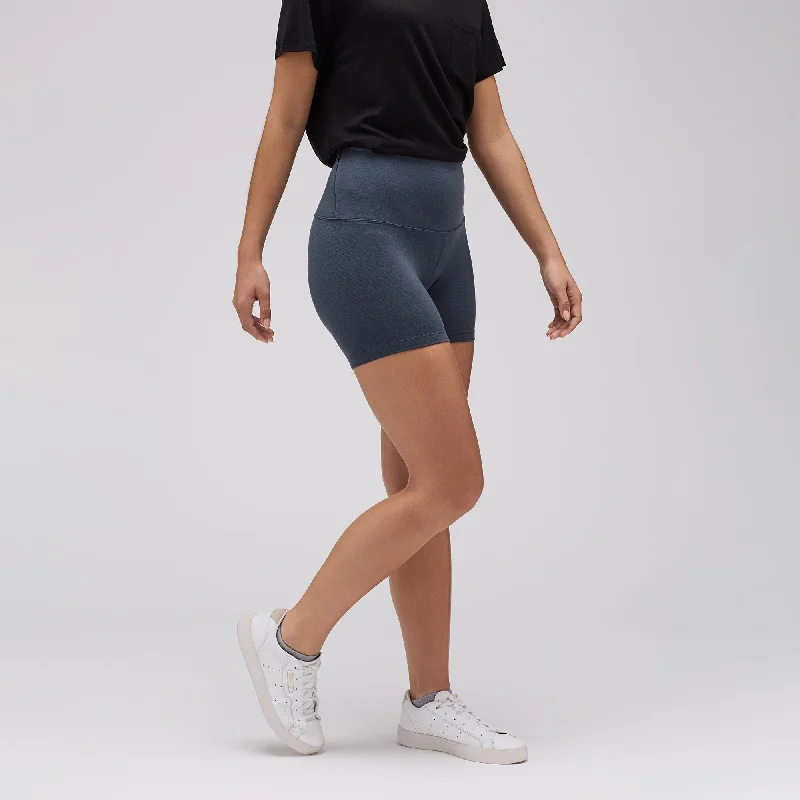 Ruffled Hem Women Shorts to Add a Feminine TouchWomen's Merino Bike Shorts